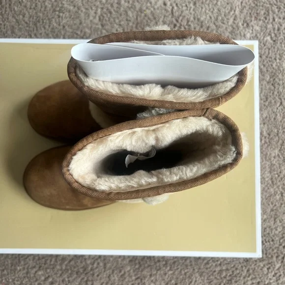 Cozy UGG Luv💞 - Picture 3 of 12